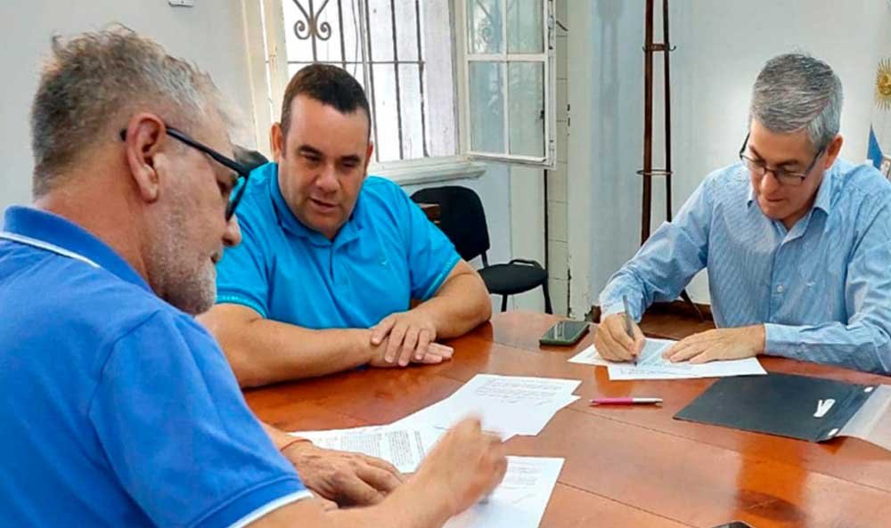 Se firmó el convenio entre municipios para regular la actividad de servicios de Remis.